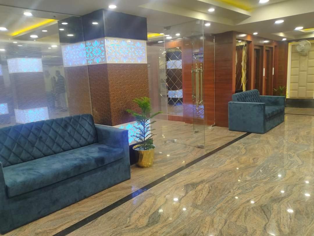 Hotel Sjr Varanasi Exterior foto